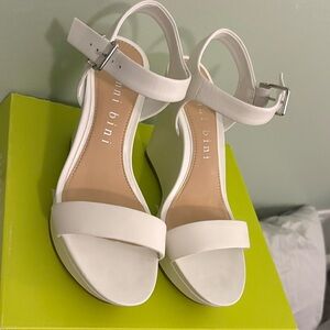 Gianni Bini White wedge